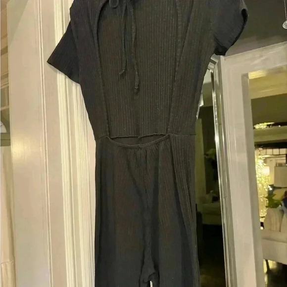 Pretty little things ribbed jump suit. Black short sleeve full open back… - Picture 12 of 12